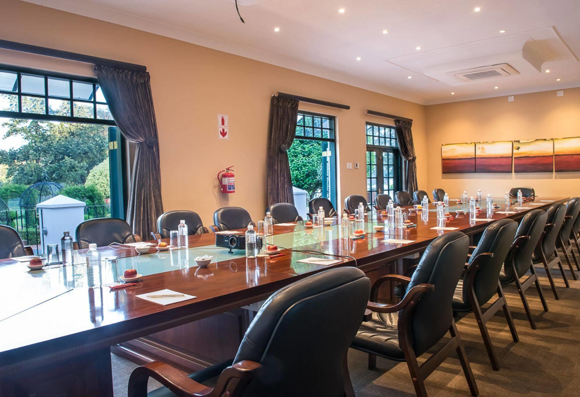 River Meadow Manor Centurion Εξωτερικό φωτογραφία